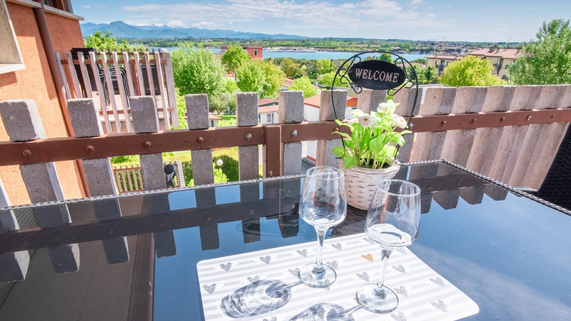 Appartamento Peschiera Peschiera del Garda Luaran gambar